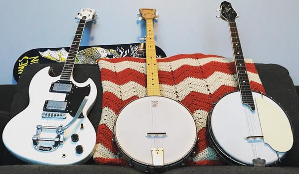 Eastwood Gear Guide: Tenor Guitar vs. the Banjo