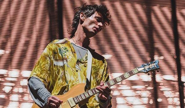 Nick Valensi Plays Rivolta Combinata with The Strokes